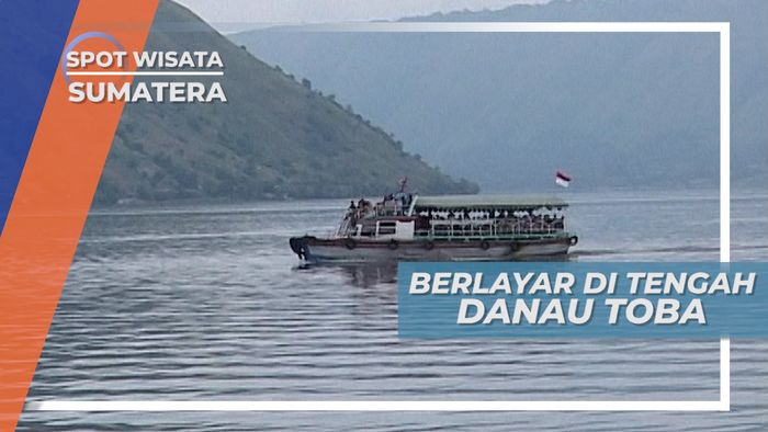 Berlayar Membelah Danau Toba Menuju Desa Wisata Tomok, Sumatera