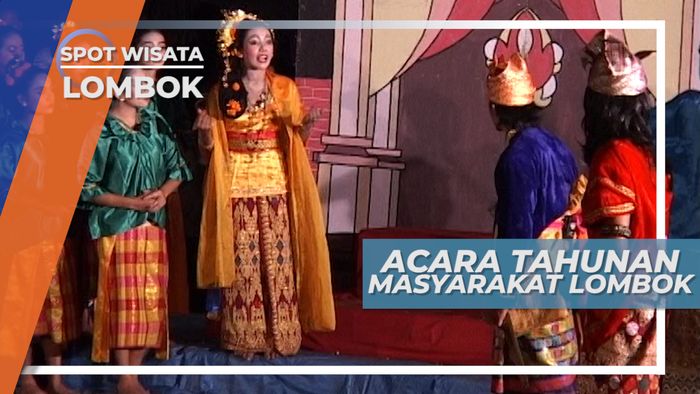 Acara Tahunan Masyarakat Pesisir Pantai Sengger Lombok