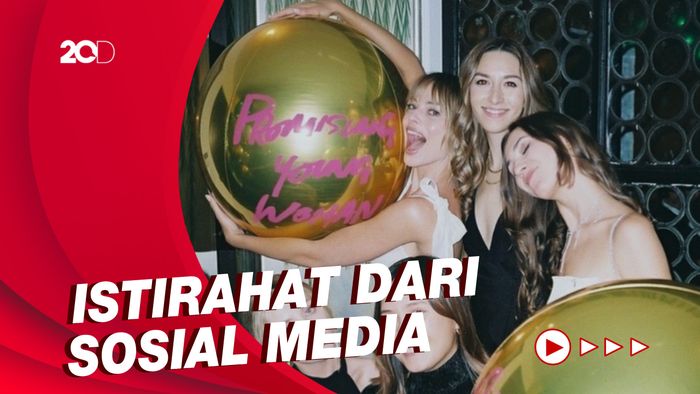 Margot Robbie Pamit dari Sosmed Sementara Waktu