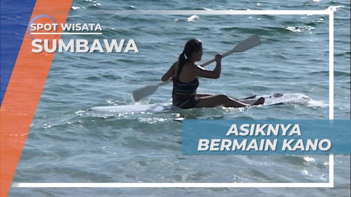 Asiknya Bermain Kano di Pantai Maluk Sumbawa Barat