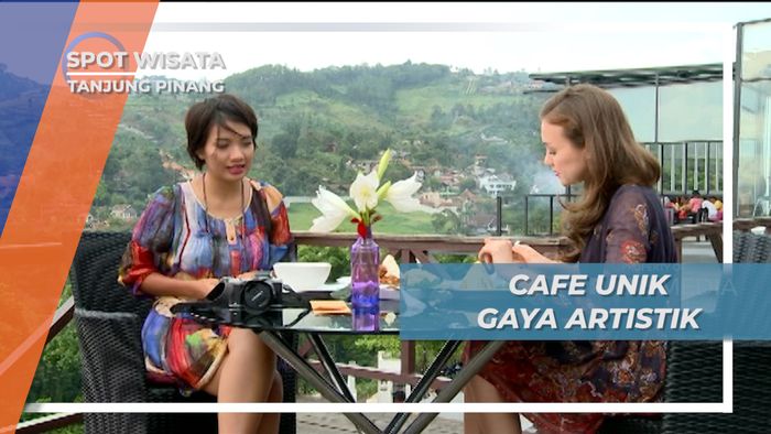 Menikmati Menu Andalan di Cafe Unik Gaya Artistik, Bandung