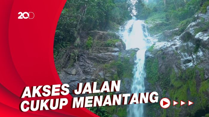 Keindahan Air Terjun Sollokan di Hutan Mamasa