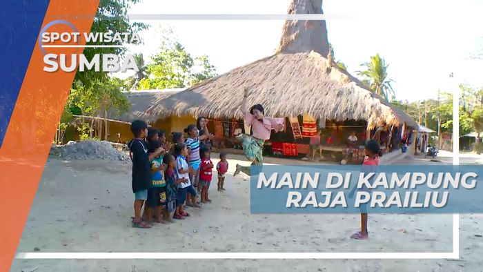 Bermain Lompat Tali di Kampung Raja Prailiu, Sumba