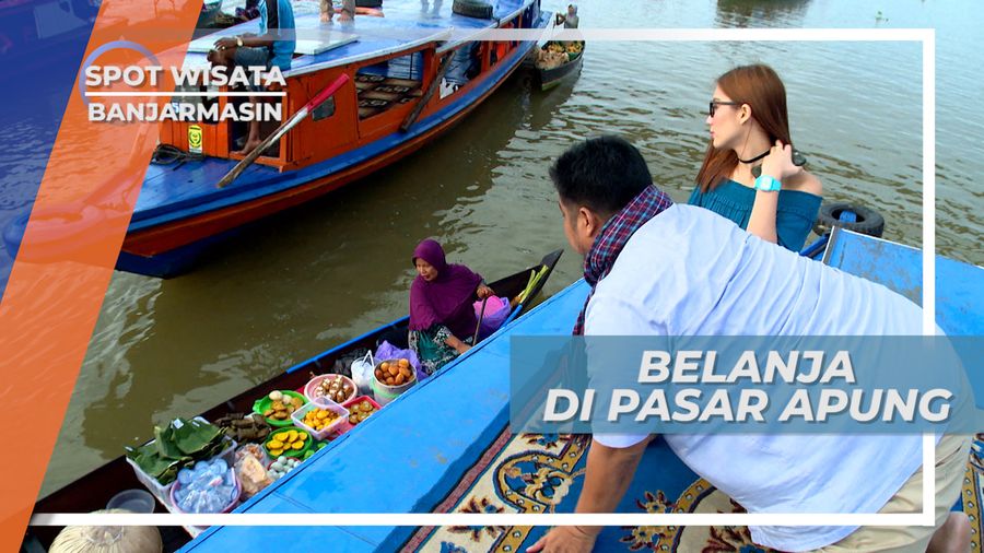 Menikmati Jajanan Pasar Khas Banjarmasin di Atas Perahu