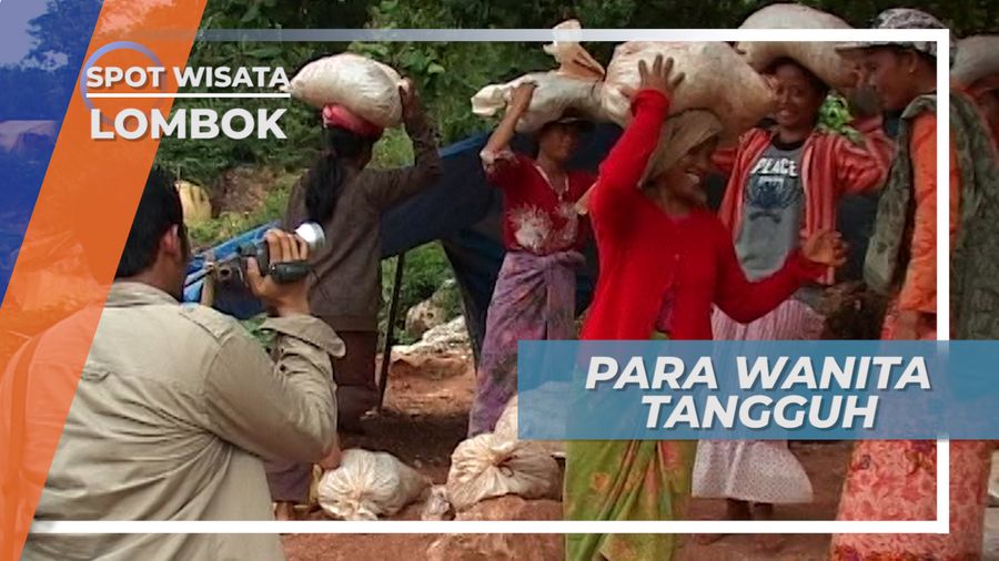 Wanita Tangguh Pembawa Batu Hasil Tambang, Lombok