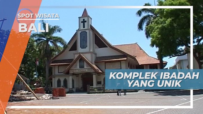 Komplek Rumah Beribadatan Dari Tiga Kepercayaan Berbeda Berdampingan Damai Di Bali