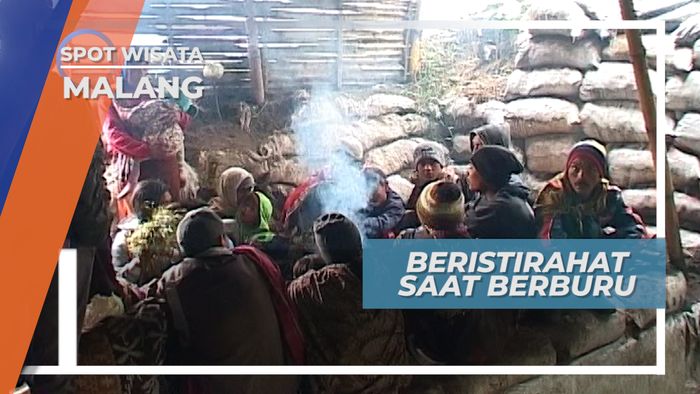 Pemburu Bunga Gunung, Pada Cuaca Buruk, Saat Beristirahat Di Bilik Hangat Gunung Bromo