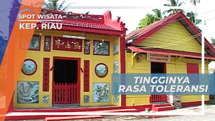 Tak Jauh dari Masjid Raja Haji Abdul Ghani Terlihat Vihara Cetiya Tri Dharma, Indah Toleransi Beragama 