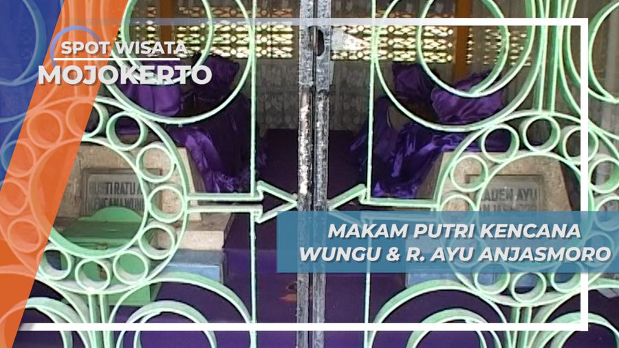 Makam Putri Kencana Wungu di Komplek Makam Troloyo Mojokerto