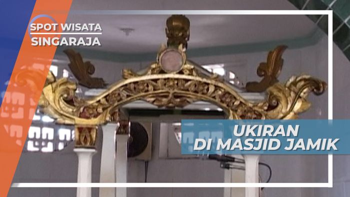 Masjid Agung Jami Singaraja, Mimbar Berukir Khas Bali Dengan 8 Penjuru Angin