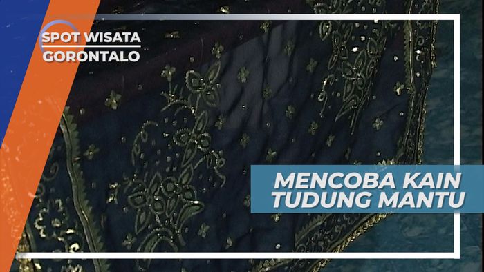 Mencoba Memakai Kain Tudung Manto, Khas Gorontalo
