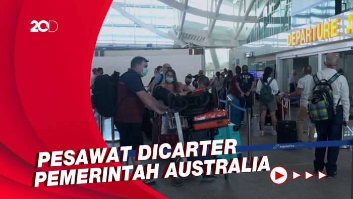 Ratusan Warga Australia Tinggalkan Bali dengan Pesawat Repatriasi