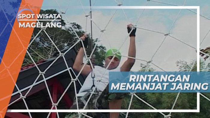Menjaga Kekuatan Lengan, Melewati Rintangan Panjat Jaring, Magelang
