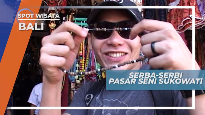 Berbagai Macam Aksesoris di Pasar Seni Sukowati, Bali