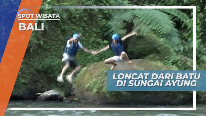 Memberanikan Diri Melompat Dari Batu di Sungai Ayung Bali