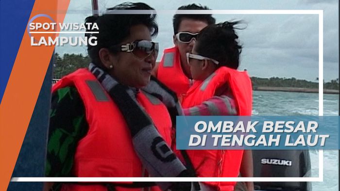 Menegangkan, Naik Speed Boat Menerjang Ombak Besar, Lampung