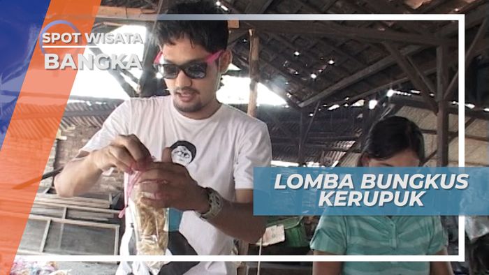 Adu Cepat, Lomba Membungkus Kerupuk Kembang Khas Bangka