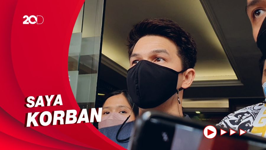 Jonathan Frizzy Bantah Lakukan KDRT ke Dhena Devanka