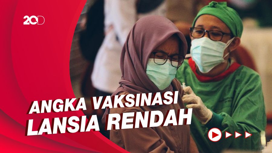 Pemerintah Genjot Vaksinasi Lansia Lewat Door to Door