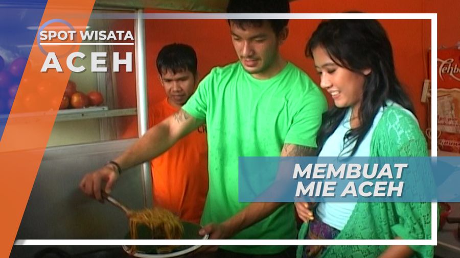 Membuat Kuliner Mie Aceh yang Terkenal di Banda Aceh