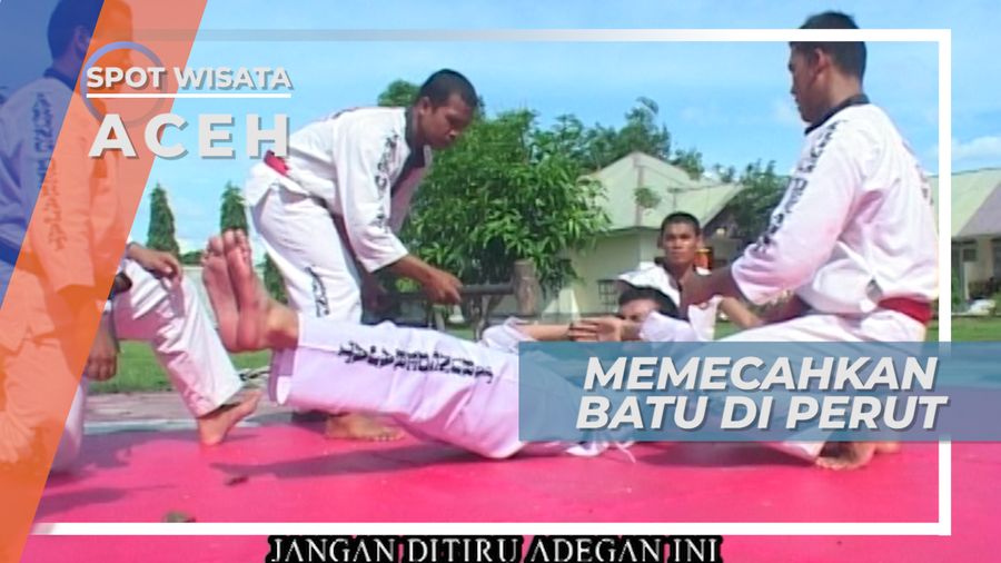 Uji Kekuatan, Memecahkan Batu di Atas Perut, Aceh