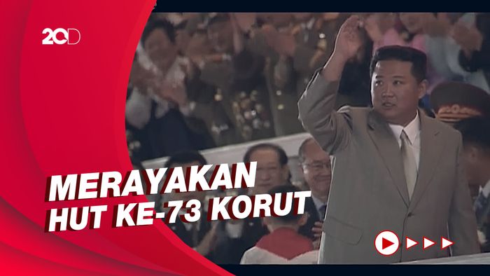 Melihat Parade Militer Korut, Tak Ada Rudal-Personel Berbaju Hazmat