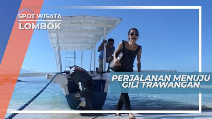 Berperahu Menuju Gili Trawangan Lombok Ditemani Panorama Birunya Laut