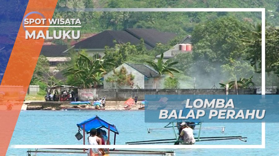 Adu Cepat Menyebrang Menggunakan Perahu di Desa Galala Maluku