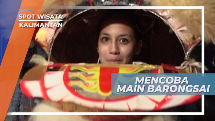 Mencoba Bermain Barongsai di Wihara Dewi Kwan Im Pontianak