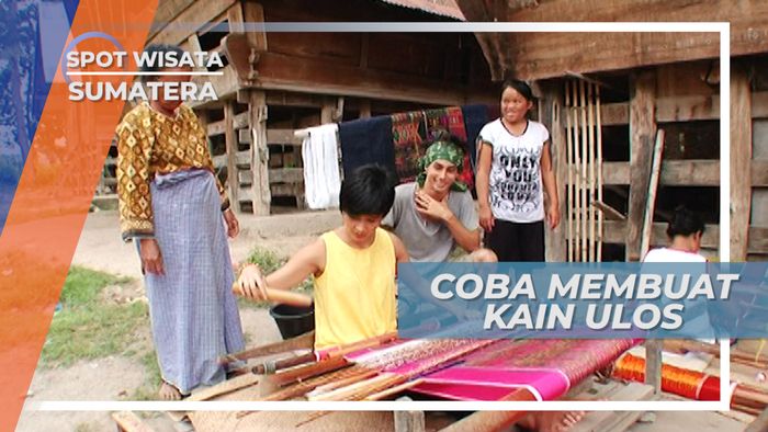 Belajar Membuat Kain Ulos di Desa Lumbu Sui-sui Pulau Samosir Sumatera Utara