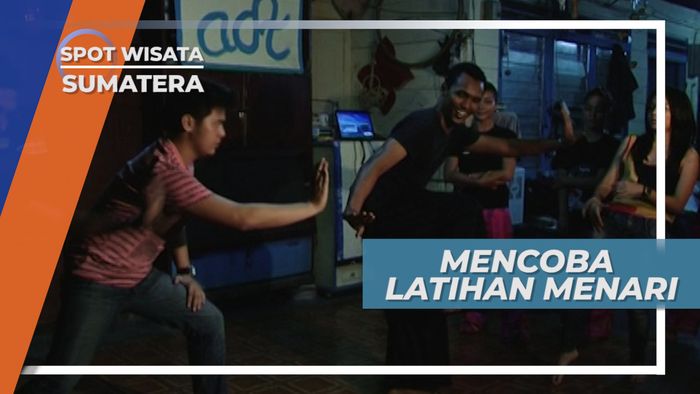Mudah-Mudah Gampang, Walau Terlihat Kaku Saat Mencoba Langkah dan Gerak Tari Melayu Di Kota Medan