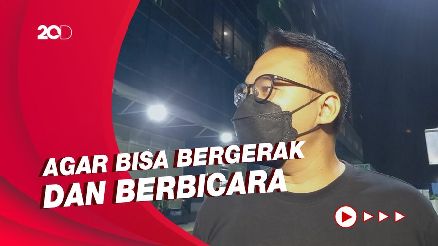 Tukul Arwana Ditangani 2 Dokter untuk Jalani Terapi