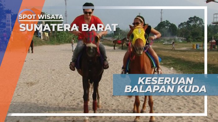Adu Cepat Mengelilingi Lintasan Pacuan Kuda Ambacang, Sumatera Barat