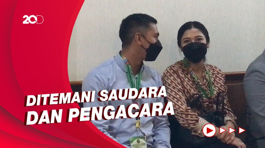 Penampilan Kenang Mirdad dan Tyna Kanna Hadiri Sidang Perceraian