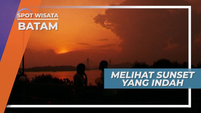 Panorama Langit Jingga di Kala Matahari Terbenam, Batam