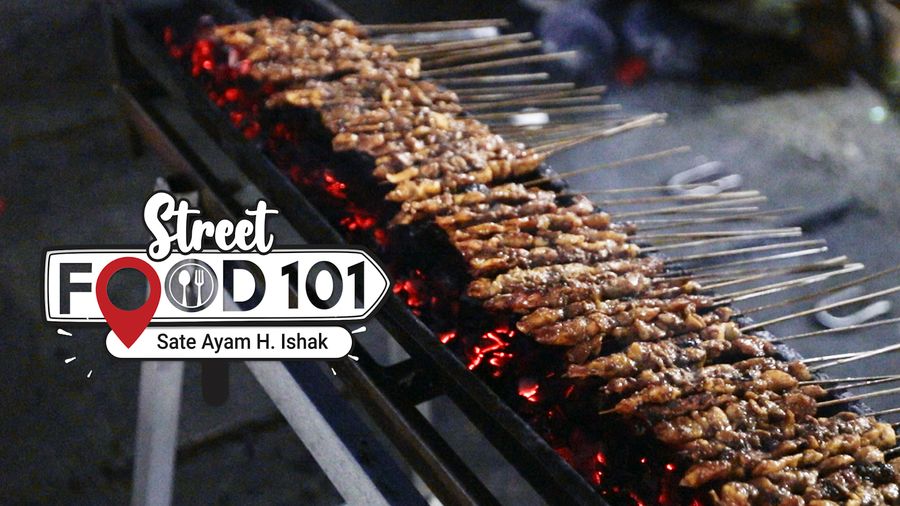 Berdiri Sejak 1954, Sate Ayam H. Ishak Selalu Laris Manis