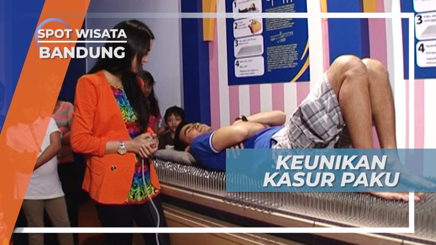 Kasur Paku, Wahana Ekstrem yang Sangat Aman Untuk Dicoba, Bandung