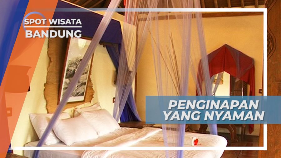 Naik Perahu Menyusuri Danau Kecil Menuju Kamar Penginapan di Bandung