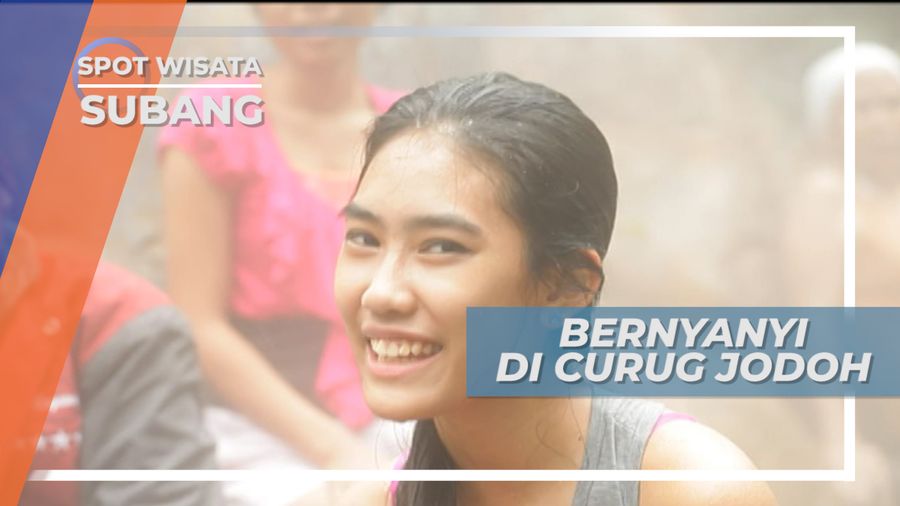 Seru-seruan Bersama Wisatawan di Curug Jodoh, Subang