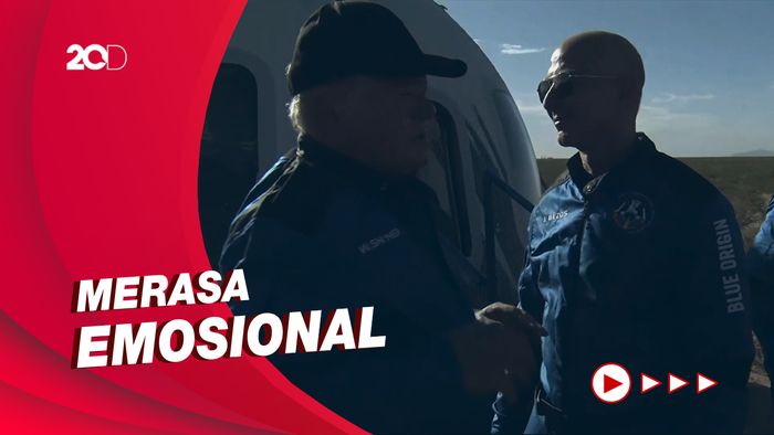 Aktor 90 Tahun Cerita Pengalaman Terbang ke Luar Angkasa