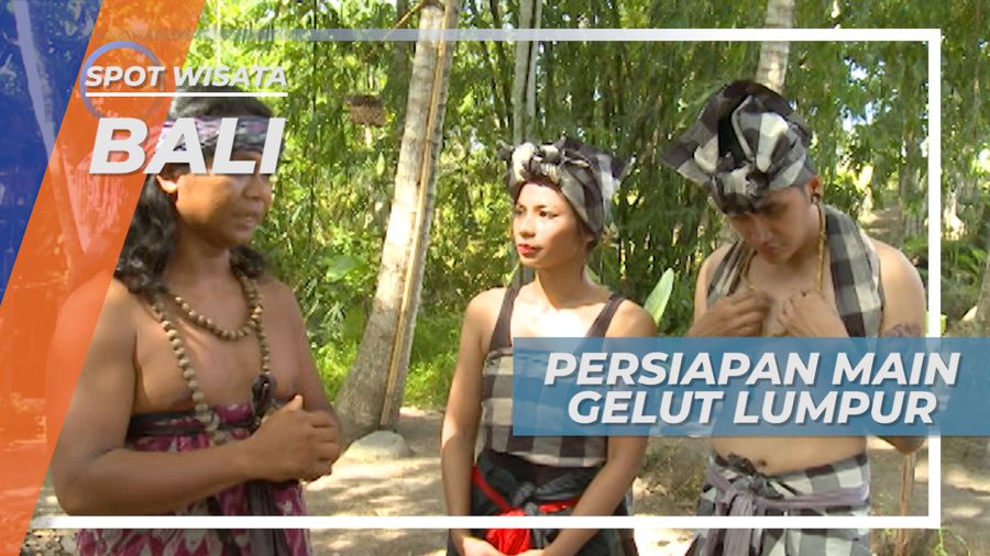 Persiapan Main Gelut Lumpur, Tradisi Unik Khas Bali