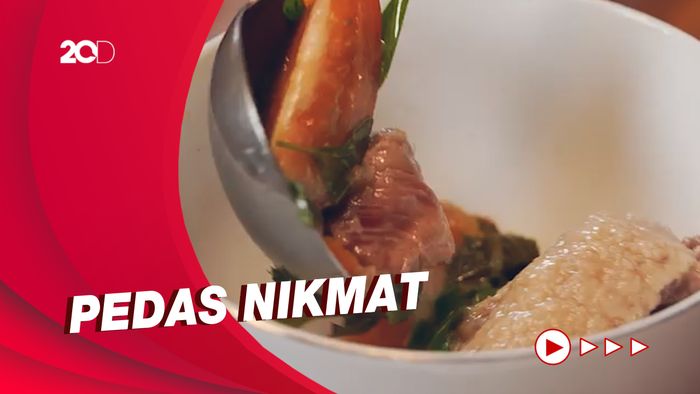 Bikin Laper: Nikmatnya Paduan Gurame Cobek dan Oncom Genjer