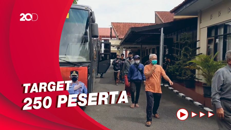 Polres Tasikmalaya Ajak Para Pemohon SIM Vaksinasi Covid-19 Massal