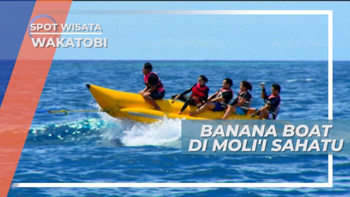 Bermain Banana Boat di Pantai Molii Sahatu Wakatobi Sulawesi Tenggara