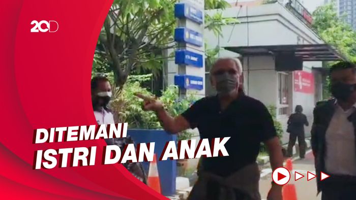 Iwan Fals Sambangi Polda, Ada Apa? 