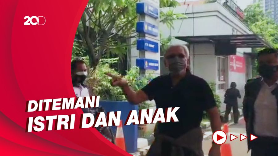 Iwan Fals Sambangi Polda, Ada Apa? 