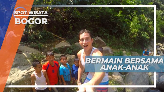 Seru-Seruan Bermain Bersama Anak-anak di Curug Putri Kencana, Bogor