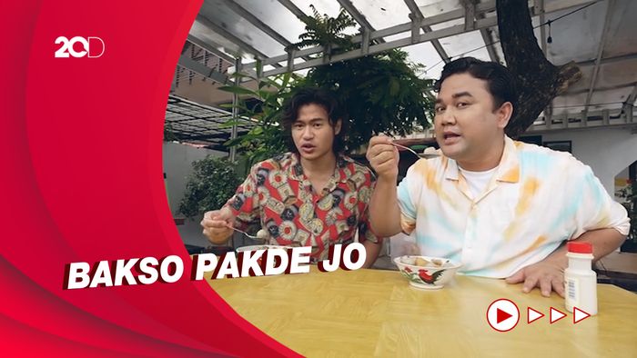 Bikin Laper: Bakso Polos dan Telur Urat Penuh Tetelan
