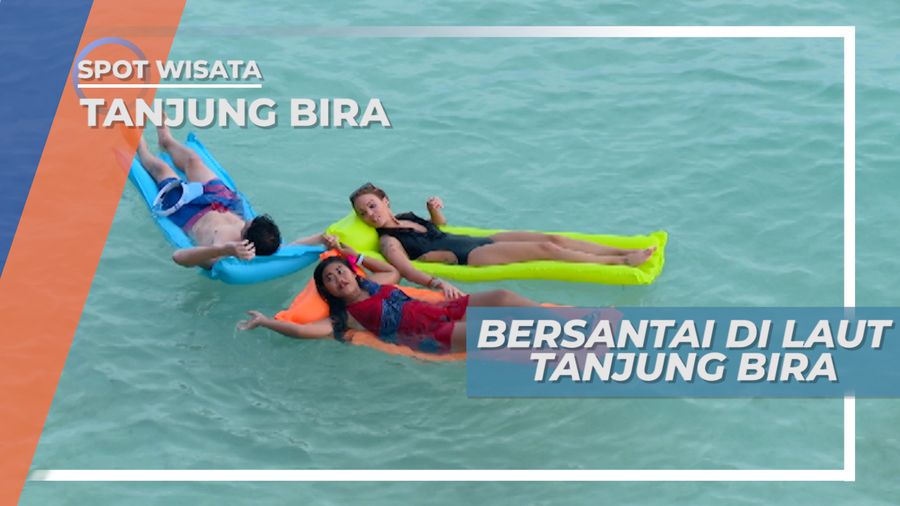 Bersantai di Laut, Tiduran Cantik di Atas Pelampung, Tanjung Bira