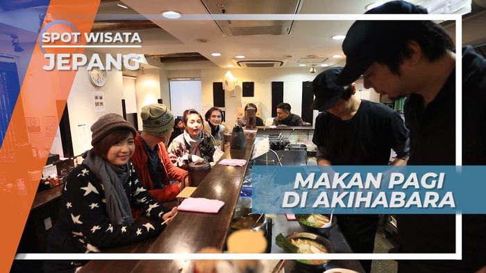 Sarapan Ramen di Kawasan Pusat Perbelanjaan Barang Elektronik, Jepang